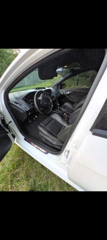 Photo of 2018 White Ford Focus ST