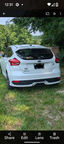 Photo of 2018 White Ford Focus ST