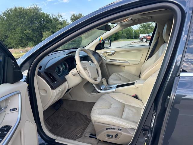 Photo of 2010 Gray Volvo XC60