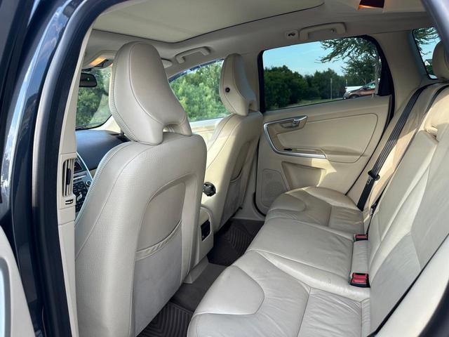 Photo of 2010 Gray Volvo XC60