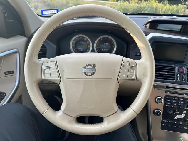 Photo of 2010 Gray Volvo XC60
