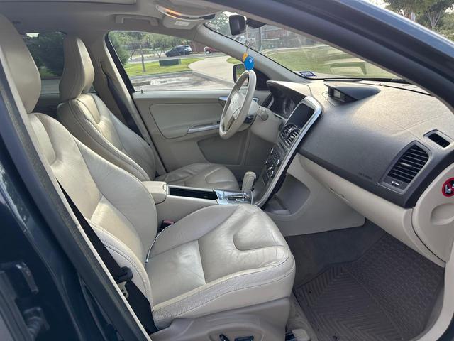 Photo of 2010 Gray Volvo XC60