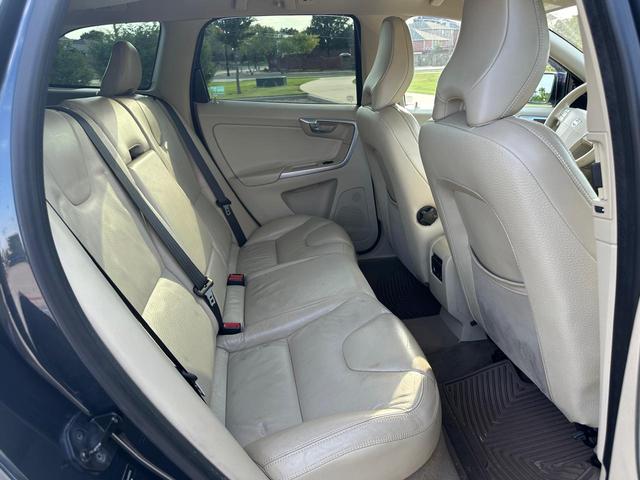 Photo of 2010 Gray Volvo XC60