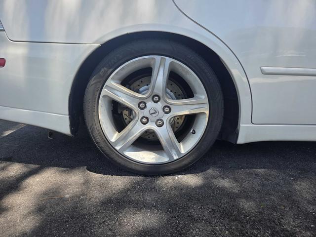 Photo of 2001 White Lexus IS 300