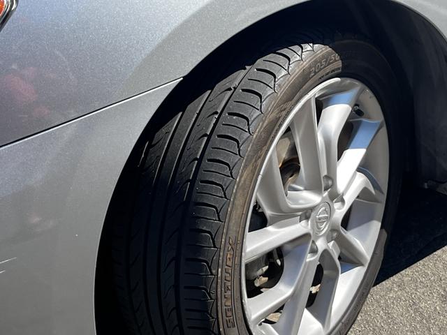 Photo of 2013 Silver Nissan Sentra