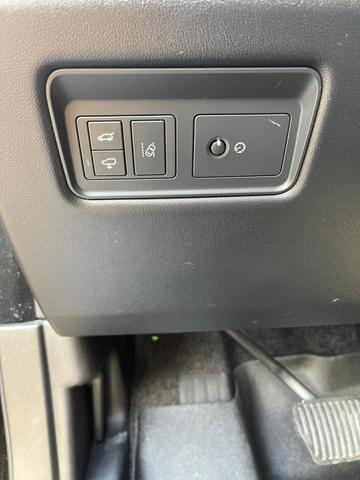 Photo of 2016 Black Land Rover Range Rover
