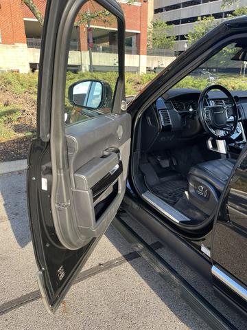 Photo of 2016 Black Land Rover Range Rover