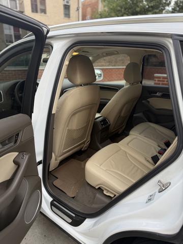 Photo of 2014 White Audi Q5