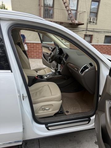 Photo of 2014 White Audi Q5