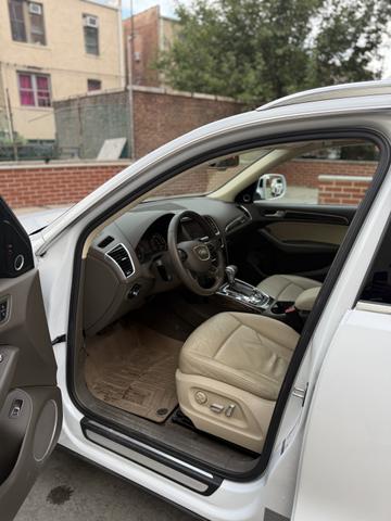 Photo of 2014 White Audi Q5