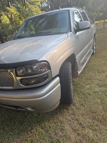 Photo of 2006 Gray GMC Yukon XL