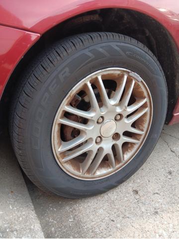 Photo of 2002 Red Ford Focus