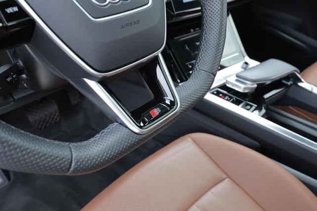 Photo of 2021 Black Audi e-tron Sportback