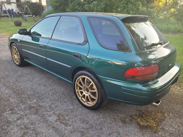 Photo of 1998 Green Subaru Impreza