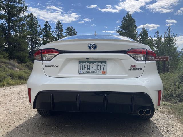 Photo of 2024 White Toyota Corolla Hybrid