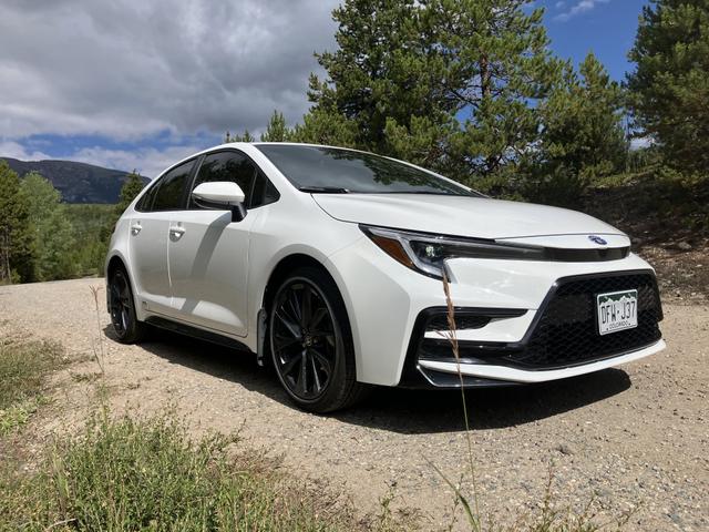 Photo of 2024 White Toyota Corolla Hybrid