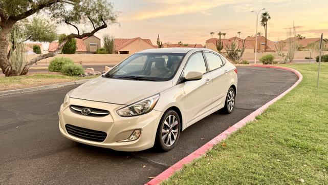 Photo of 2017 Beige Hyundai Accent