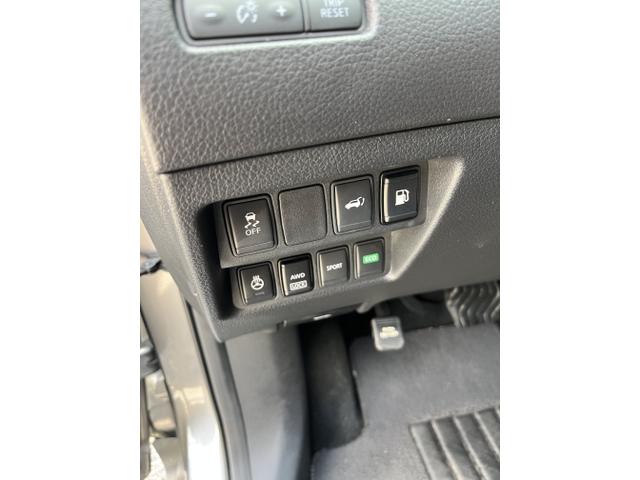 Photo of 2018 Gray Nissan Rogue