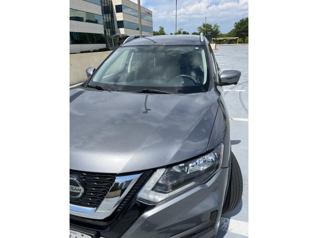 Photo of 2018 Gray Nissan Rogue