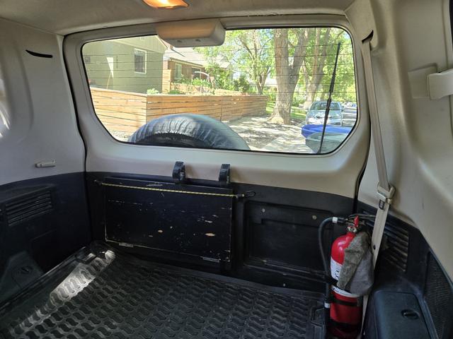 Photo of 2005 Black Mitsubishi Montero