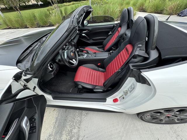Photo of 2018 White FIAT 124 Spider