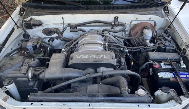 Photo of 2000 White Toyota Tundra