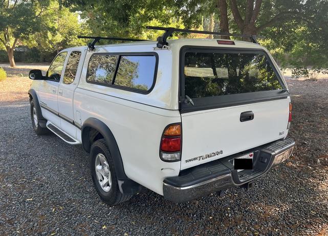 Photo of 2000 White Toyota Tundra
