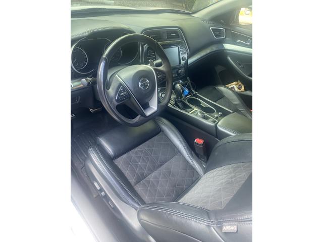 Photo of 2017 Silver Nissan Maxima
