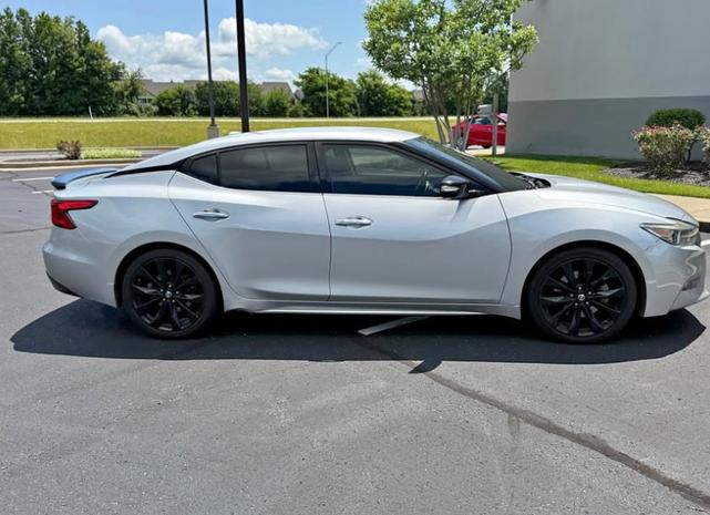 Photo of 2017 Silver Nissan Maxima