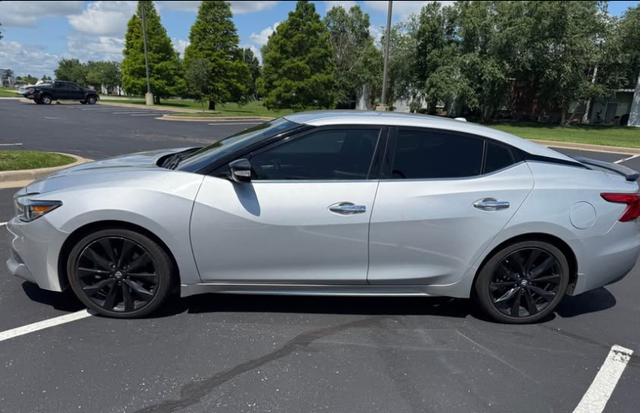 Photo of 2017 Silver Nissan Maxima