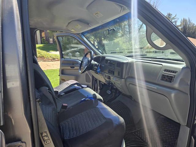 Photo of 2002 Gray Ford F-350