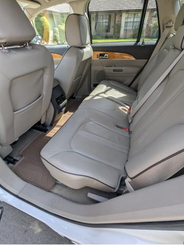 Photo of 2014 White Lincoln MKX
