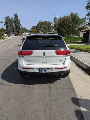 Photo of 2014 White Lincoln MKX