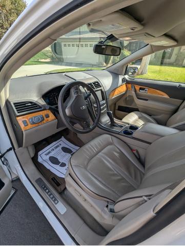 Photo of 2014 White Lincoln MKX