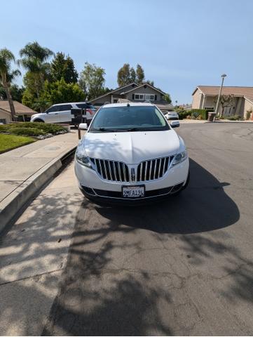 Photo of 2014 White Lincoln MKX