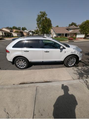 Photo of 2014 White Lincoln MKX