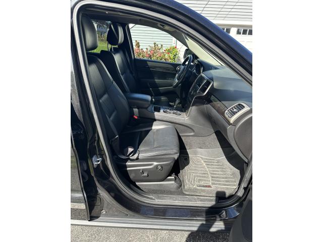 Photo of 2013 Black Jeep Grand Cherokee