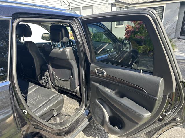 Photo of 2013 Black Jeep Grand Cherokee