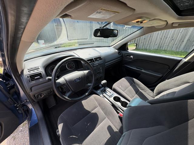 Photo of 2009 Blue Ford Fusion