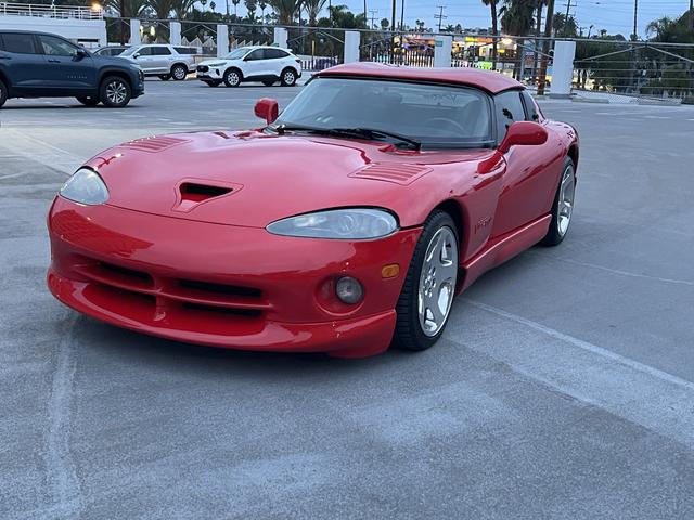 Photo of 2001 Red Dodge Viper