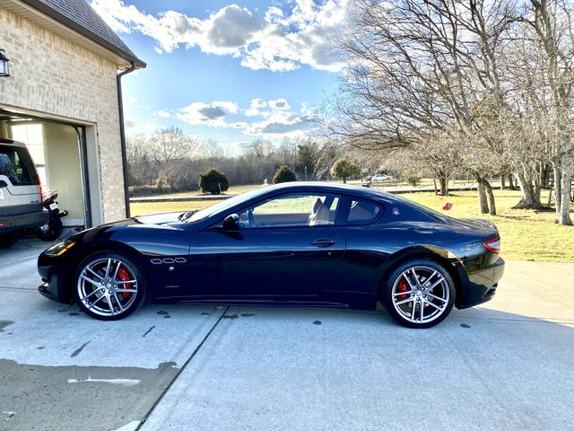 Photo of 2015 Black Maserati GranTurismo