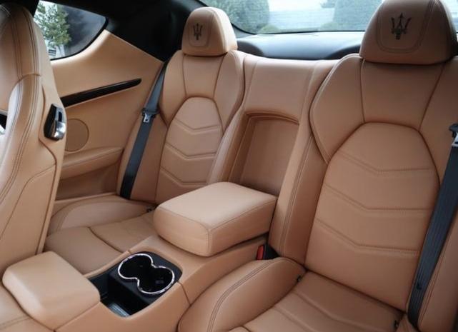 Photo of 2015 Black Maserati GranTurismo