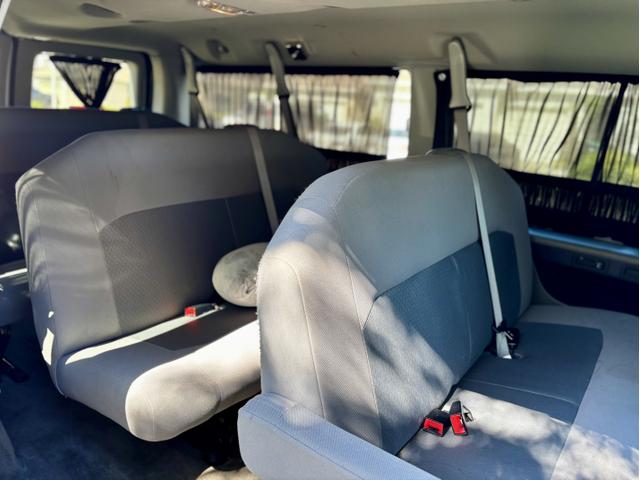 Photo of 2014 White Ford E350 Super Duty
