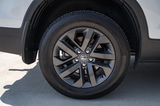 Photo of 2021 White Honda Ridgeline