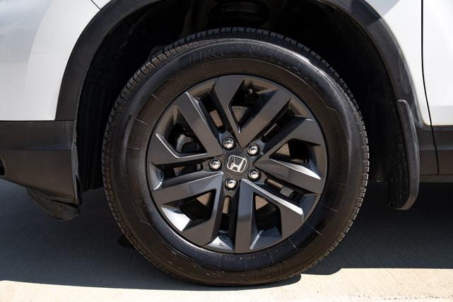 Photo of 2021 White Honda Ridgeline