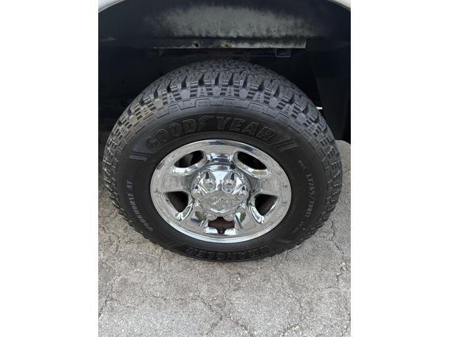 Photo of 2003 White Dodge Ram 2500