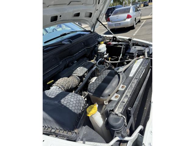 Photo of 2003 White Dodge Ram 2500