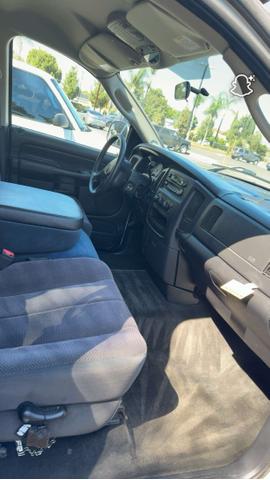 Photo of 2003 White Dodge Ram 2500