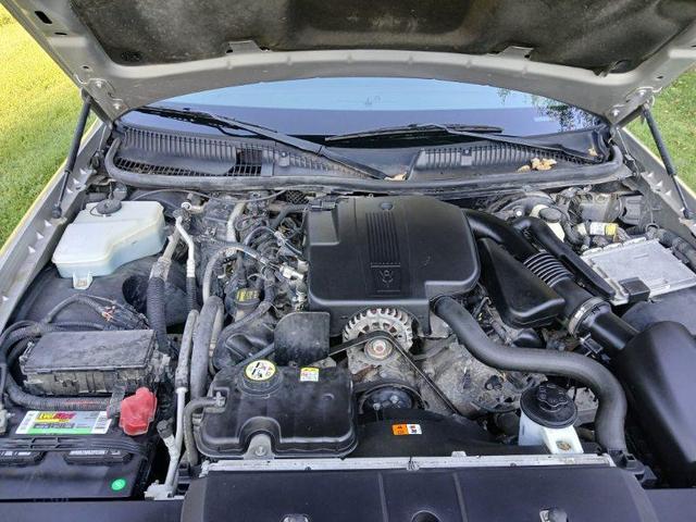 Photo of 2008 Silver Lincoln Town Car