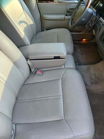 Photo of 2008 Silver Lincoln Town Car